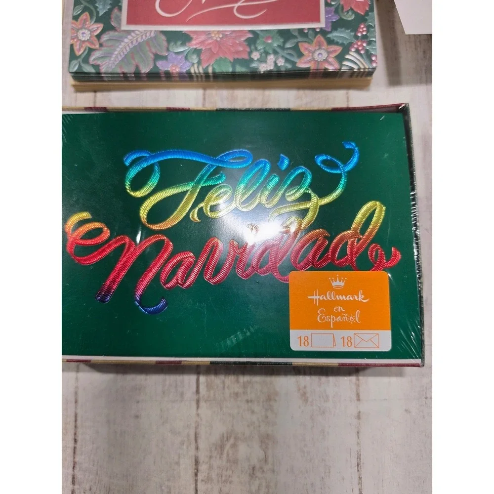Hallmark en Espanol Feliz Navidad Christmas Cards Lot of 35 cards & Envelopes